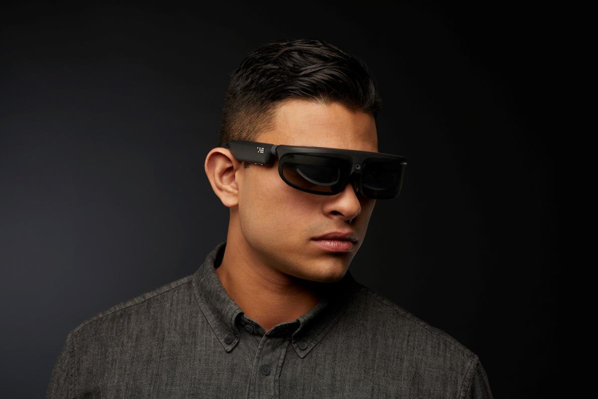 ODG的AR SmartGlasses将Google Glass和Microsoft的Hololens结合在一起